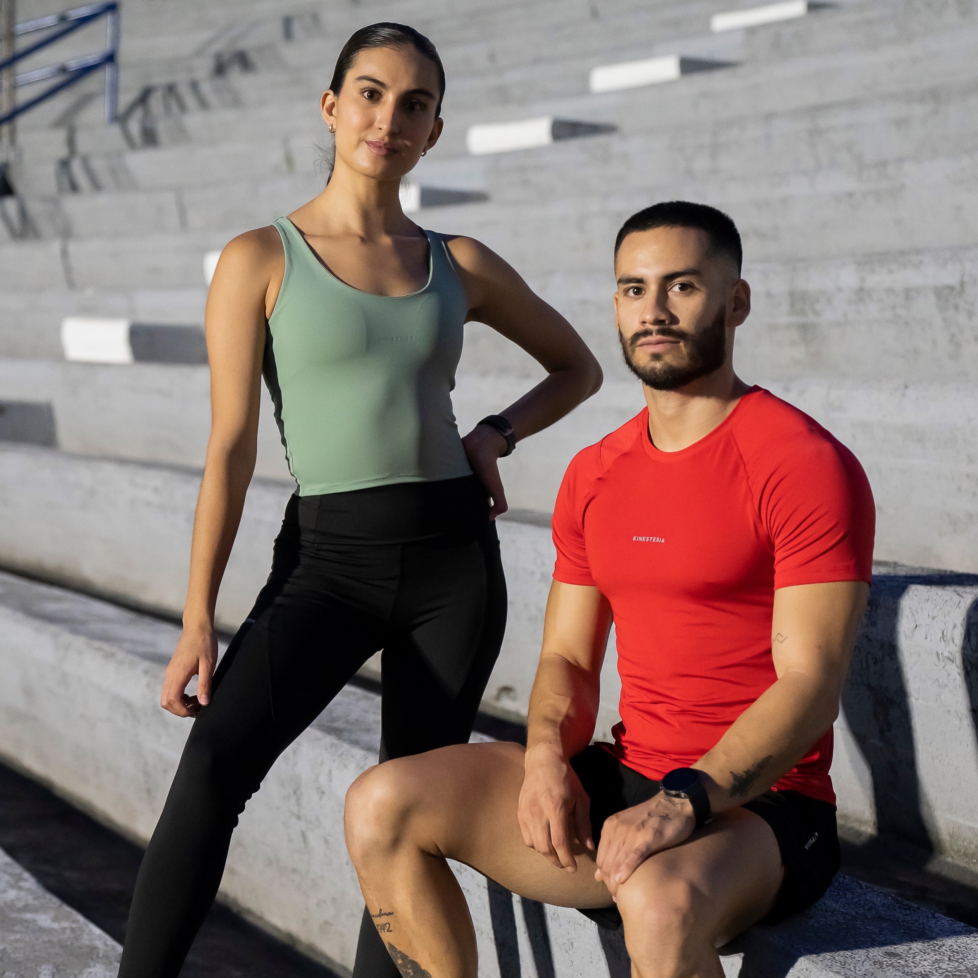 BLUSA DE COMPRESIÓN CON BOLSILLOS PARA MUJER PLAYERA
