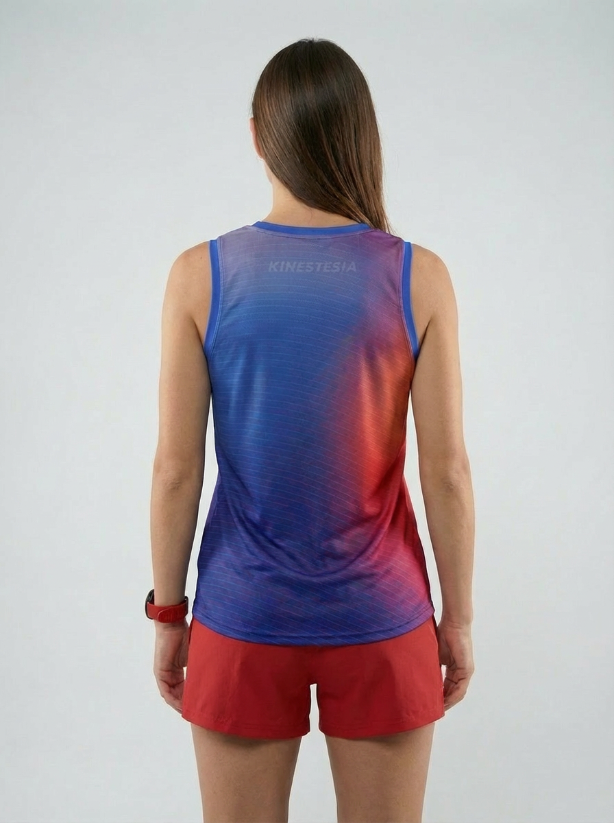 Playera deportiva de mujer — PLAYERA TANK MUJER SIN MANGAS AZUL ROJO MIXED DEGR — Kinestesia. Activewear premium.