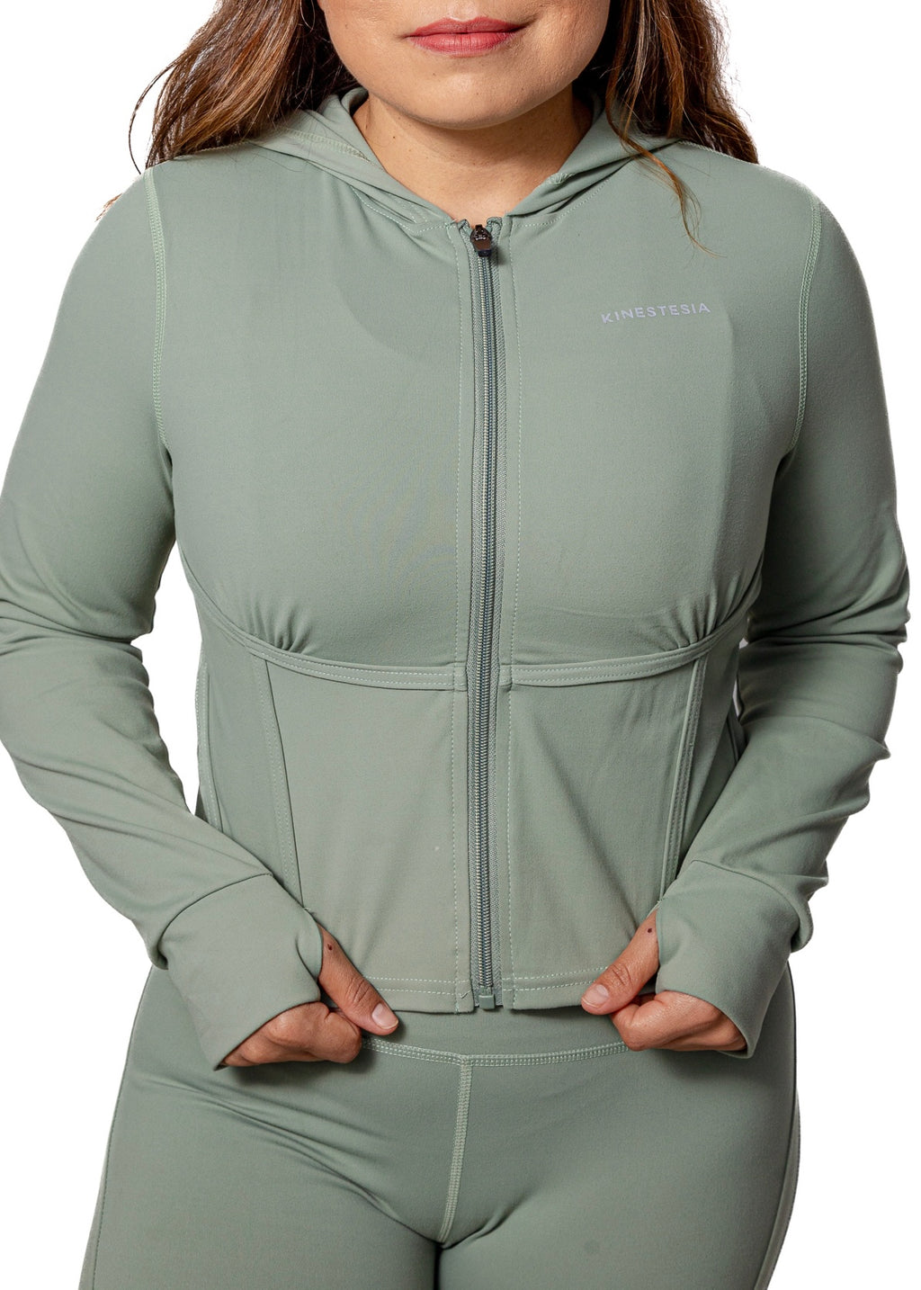 Set deportivo premium — JACKET OLIVO MUJER — Kinestesia México.