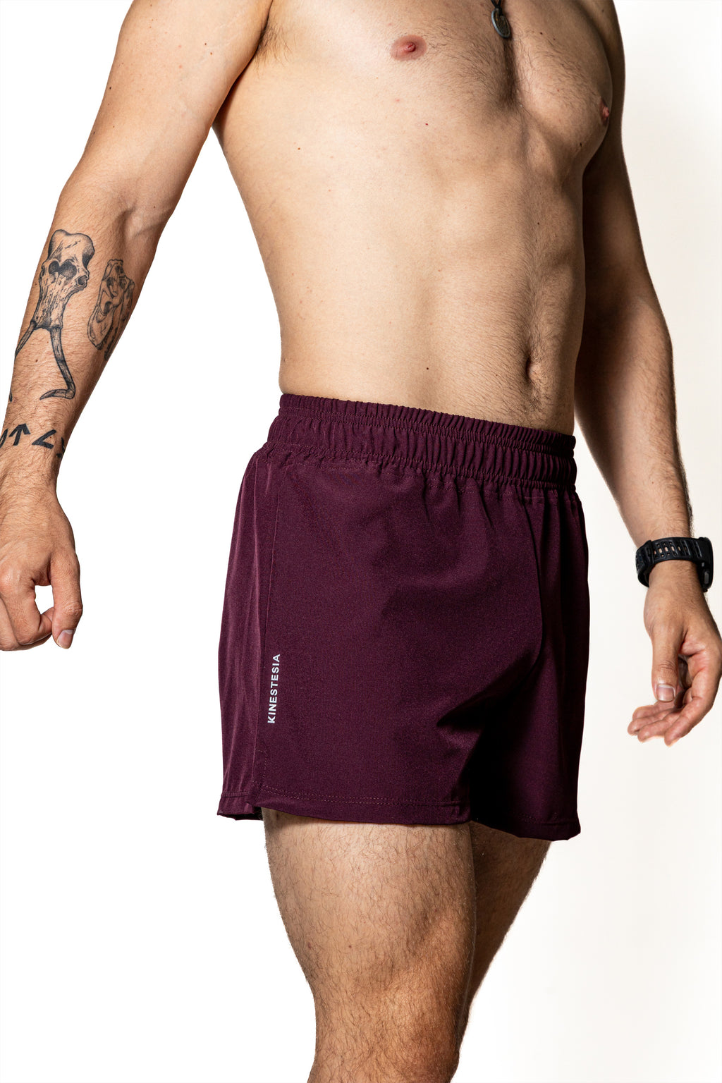 Compra short deportivo SHORT PÚRPURA DE COMPETENCIA PARA HOMBRE | Kinestesia — Moda deportiva.