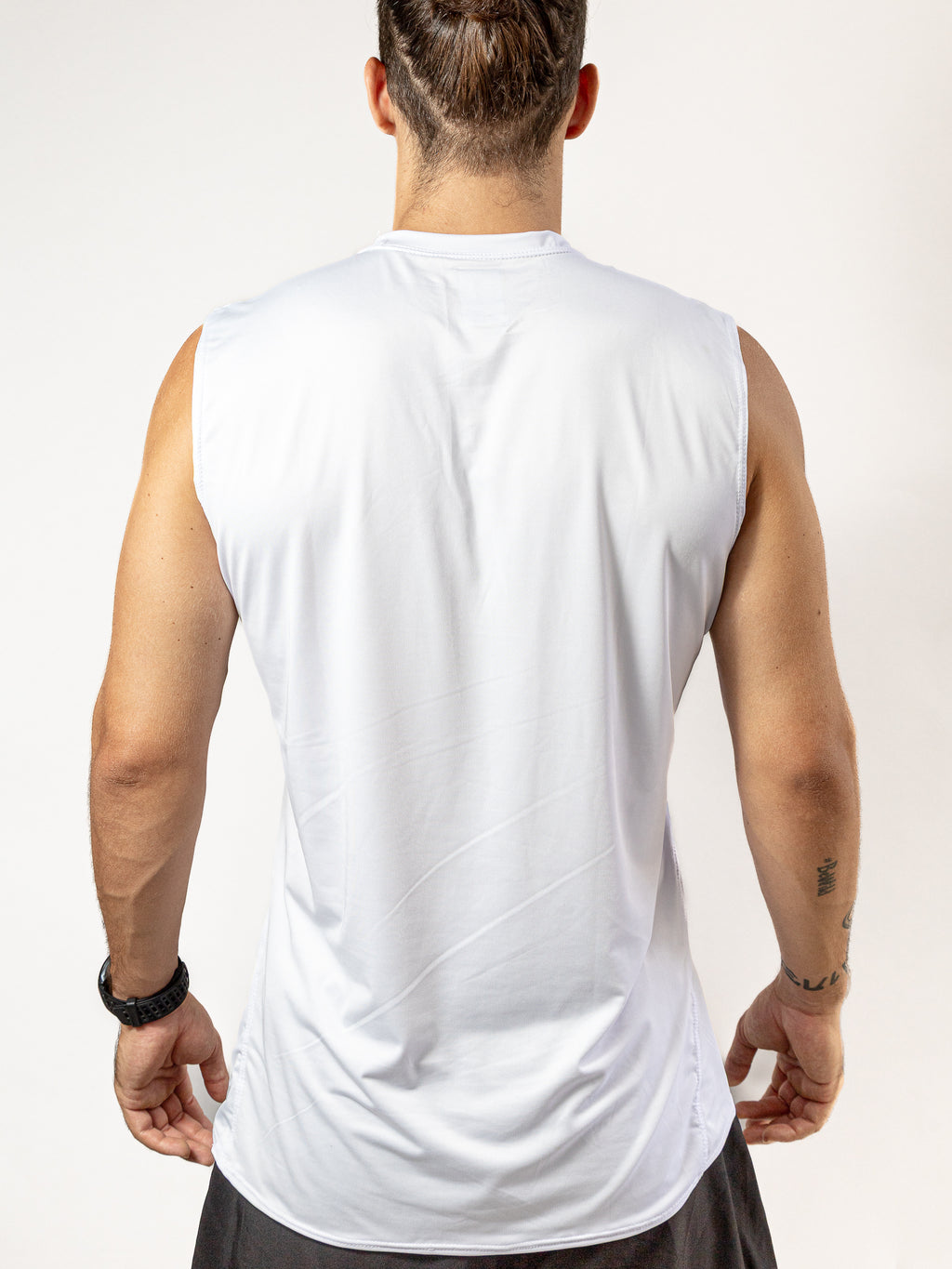 Playera tank top de mujer — PLAYERA SIN MANGAS BLANCA PARA HOMBRE KINESTESIA B — Kinestesia. Activewear premium.