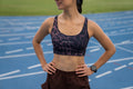 SET CONJUNTO TOP Y SHORT DEPORTIVO MUJER CAFE MOTEADO
