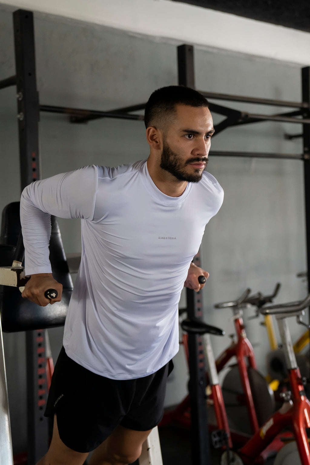 PLAYERA MANGA LARGA BLANCA PARA HOMBRE KINESTESIA