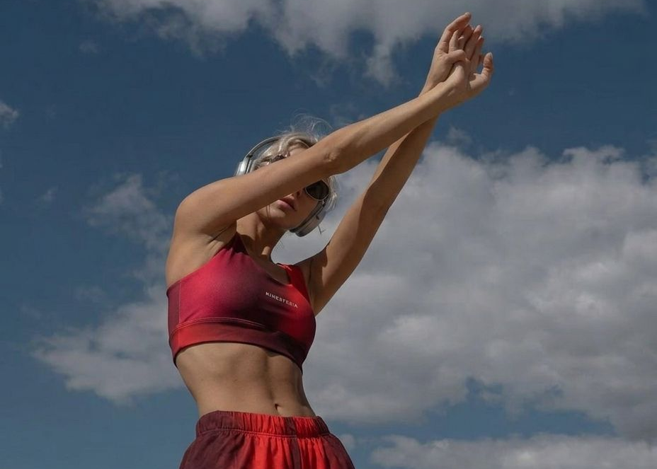 Set deportivo de mujer — TOP DEPORTIVO MUJER ROJO — Kinestesia. Activewear premium.