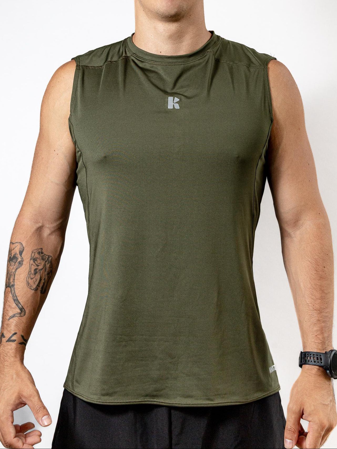 Playera tank top KINESTESIA — PLAYERA SIN MANGAS VERDE MILITAR PARA HOMBRE KINES | Ropa Deportiva México