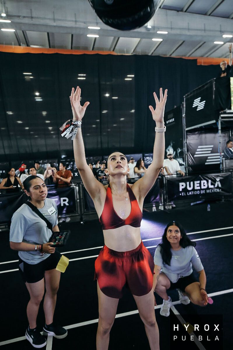 Top deportivo de mujer — TOP CRUZADO DEPORTIVO MUJER — Kinestesia. Activewear premium.