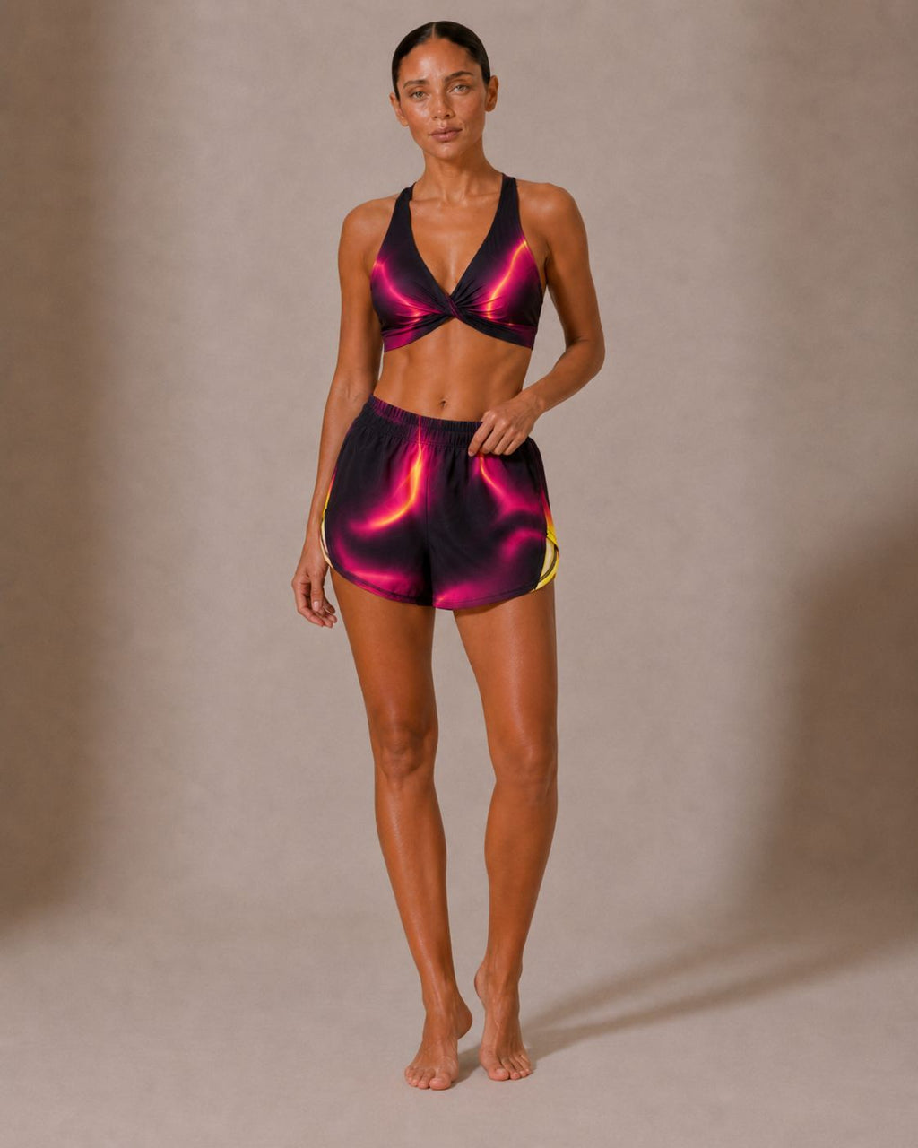Set deportivo premium — SET CONJUNTO TOP CRUZADO Y SHORT DEPORTIVO MUJER U — Kinestesia México.