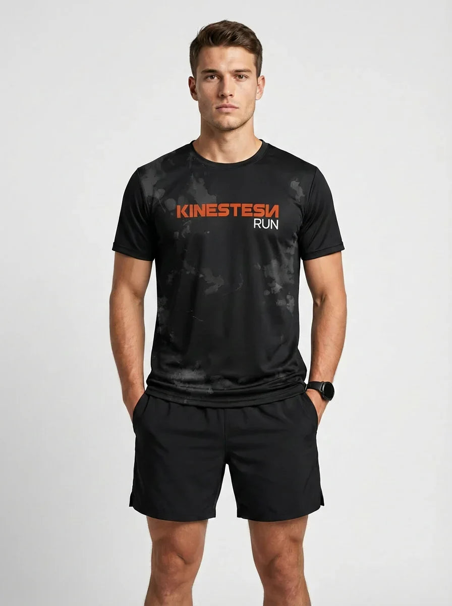 PLAYERA MANGA CORTA KINESTESIA RUN 2.0 · BLACK EDITION HOMBRE Y MUJER